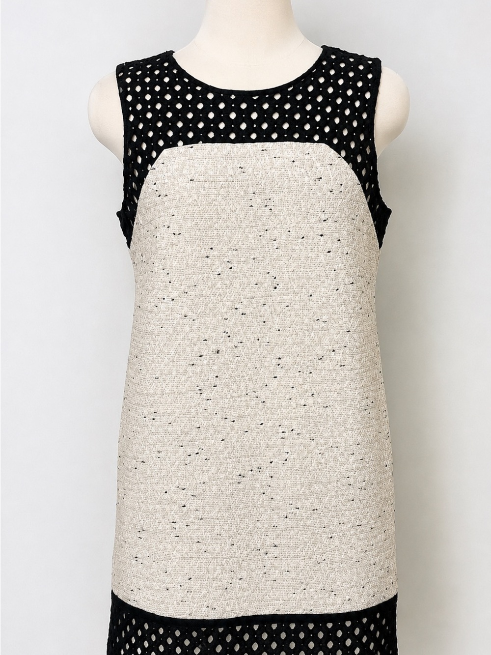 Ann Taylor Dress Women’s 8 Black Ivory Tweed Shift Sleeveless Sheath Lace Trim
